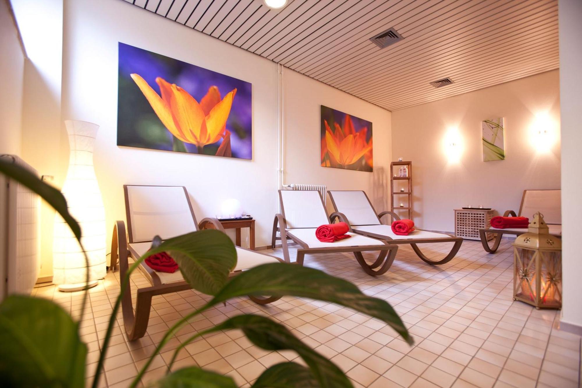 Leine Hotel พัทเทนเซน ภายนอก รูปภาพ