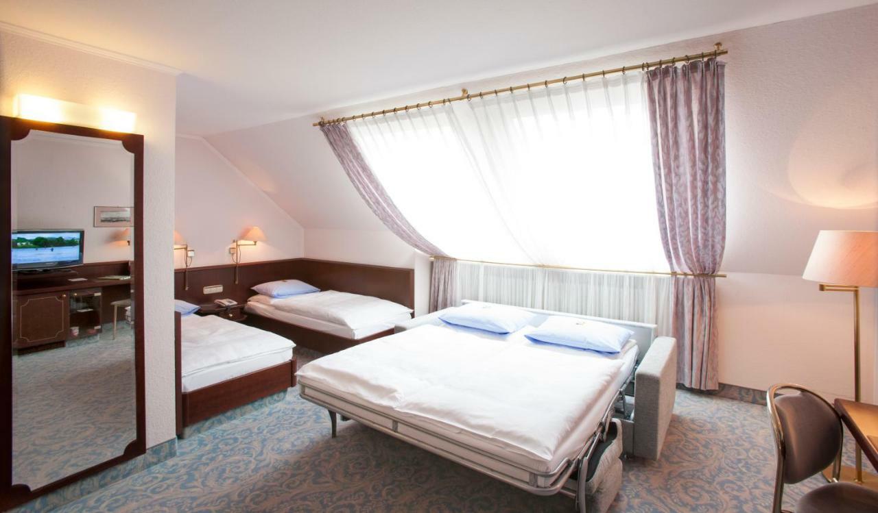 Leine Hotel พัทเทนเซน ภายนอก รูปภาพ